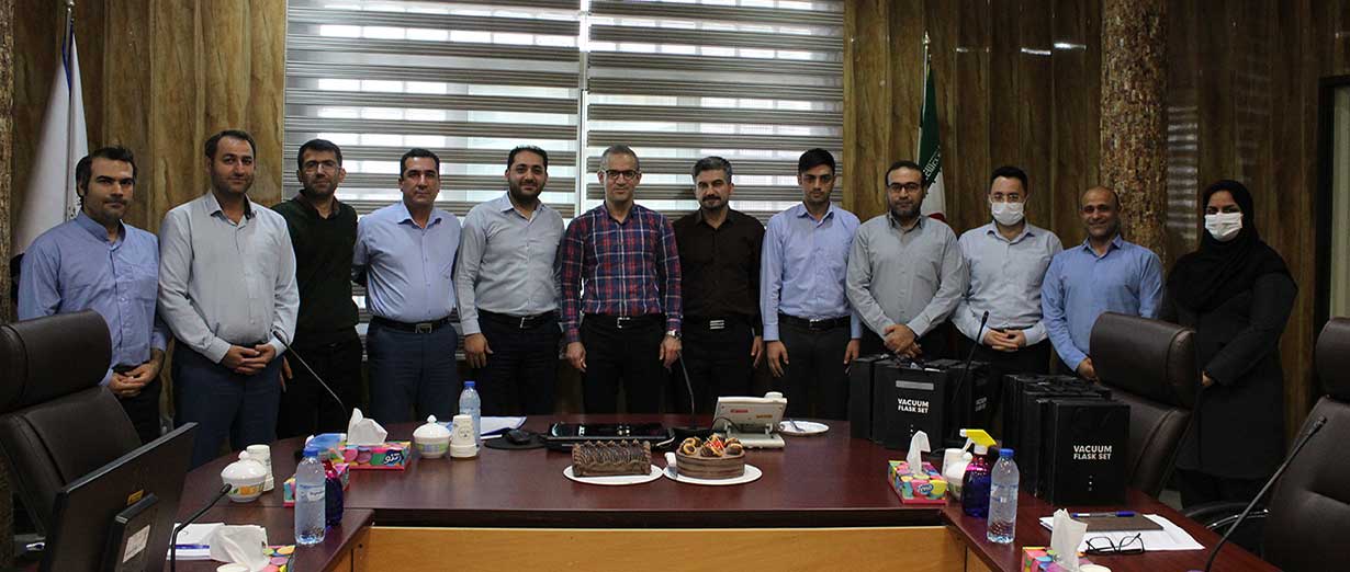 دیدار صمیمانه مدیرعامل شرکت پتروشیمی خوزستان با کارکنان امور مالی