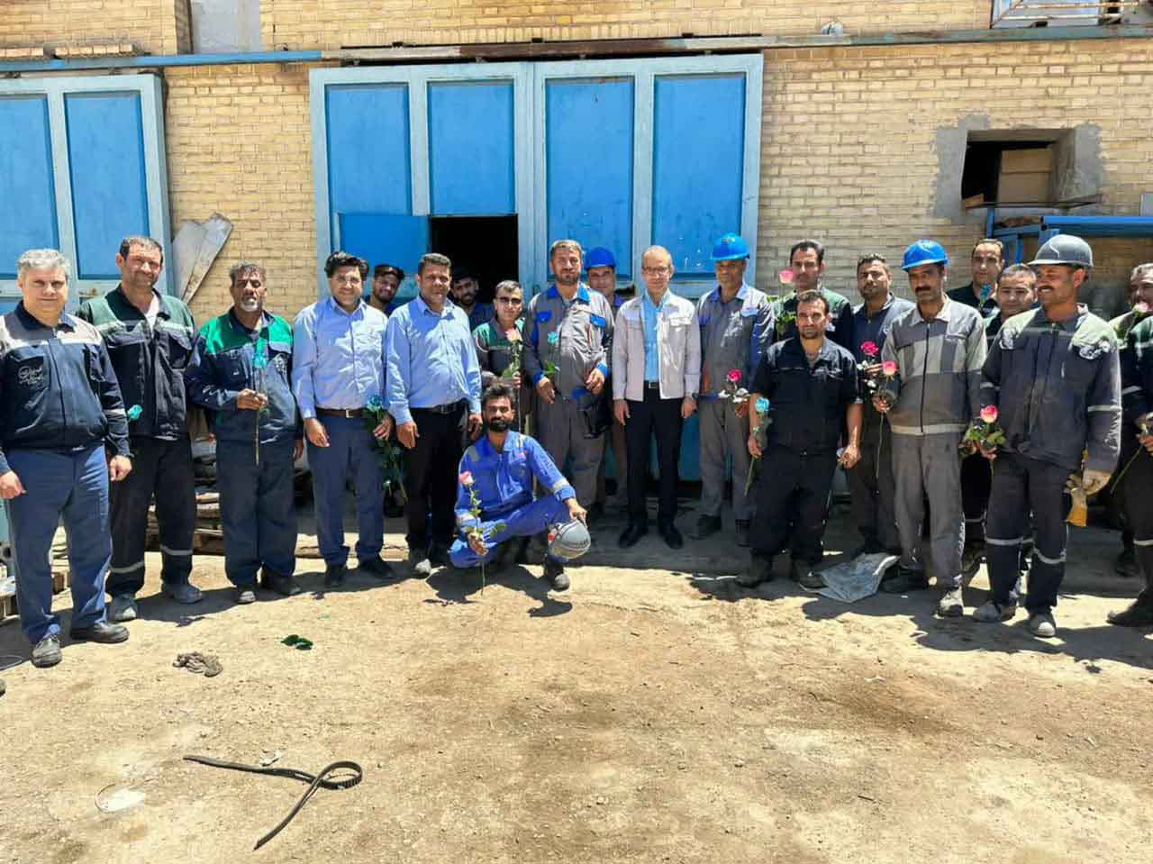قدر دانی مدیر عامل پتروشیمی خوزستان از زحمت کشان مجموعه در روز جهانی کار و کارگر